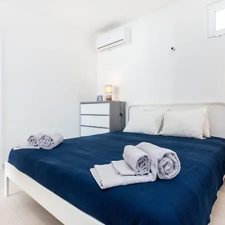 Coolhouses Algarve , 3 Bed Top Floor Flat, Amazing Beach View, Mar C Praia Da Luz