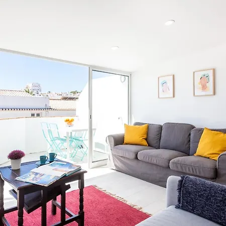 Coolhouses Algarve , 3 Bed Top Floor Flat, Amazing Beach View, Mar C