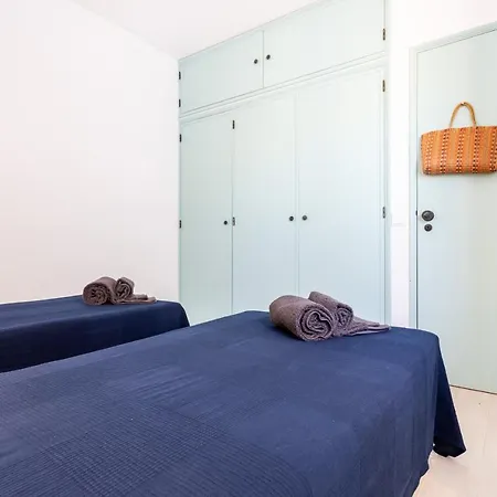 Coolhouses Algarve , 3 Bed Top Floor Flat, Amazing Beach View, Mar C Apartment